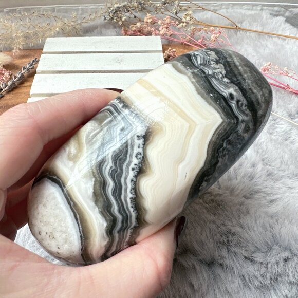 Gorgeous Large Onyx Heart 1.13kg - Picture 3 of 5